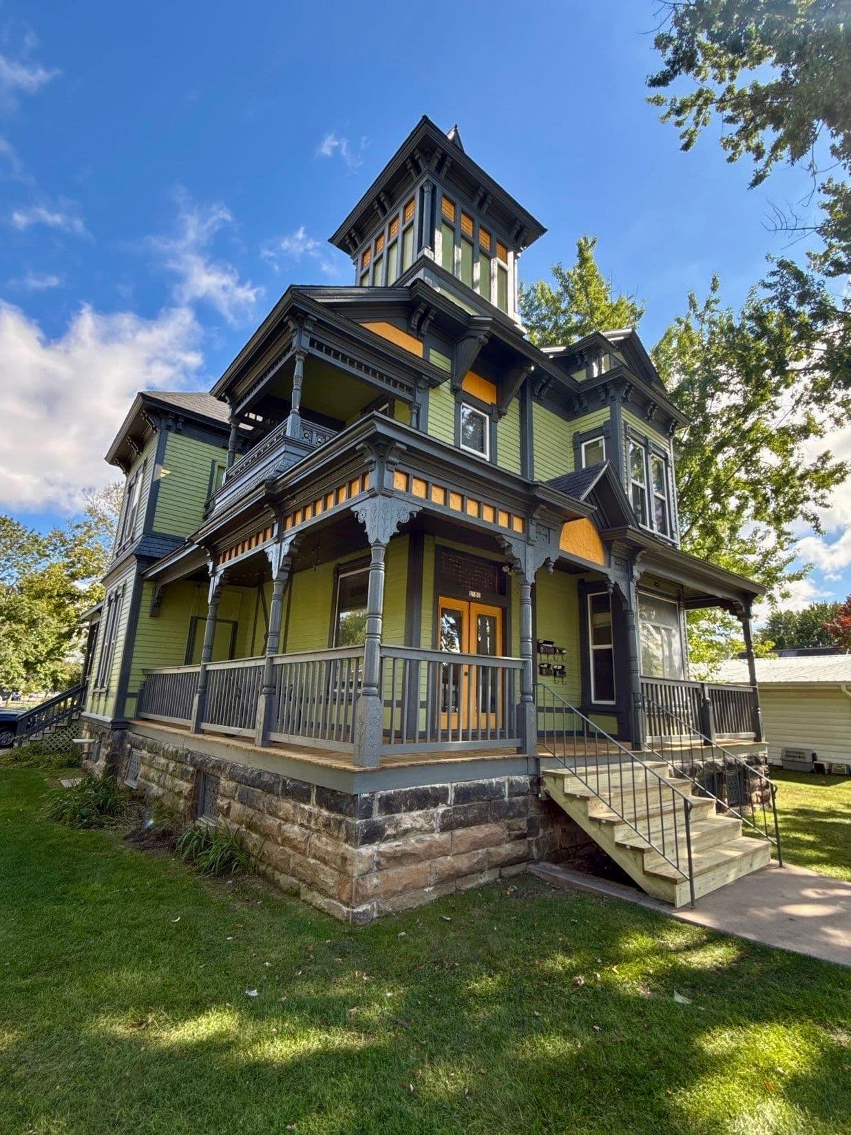 Gallery photos for Victorian Home Painting in Eau Claire: Image #1
