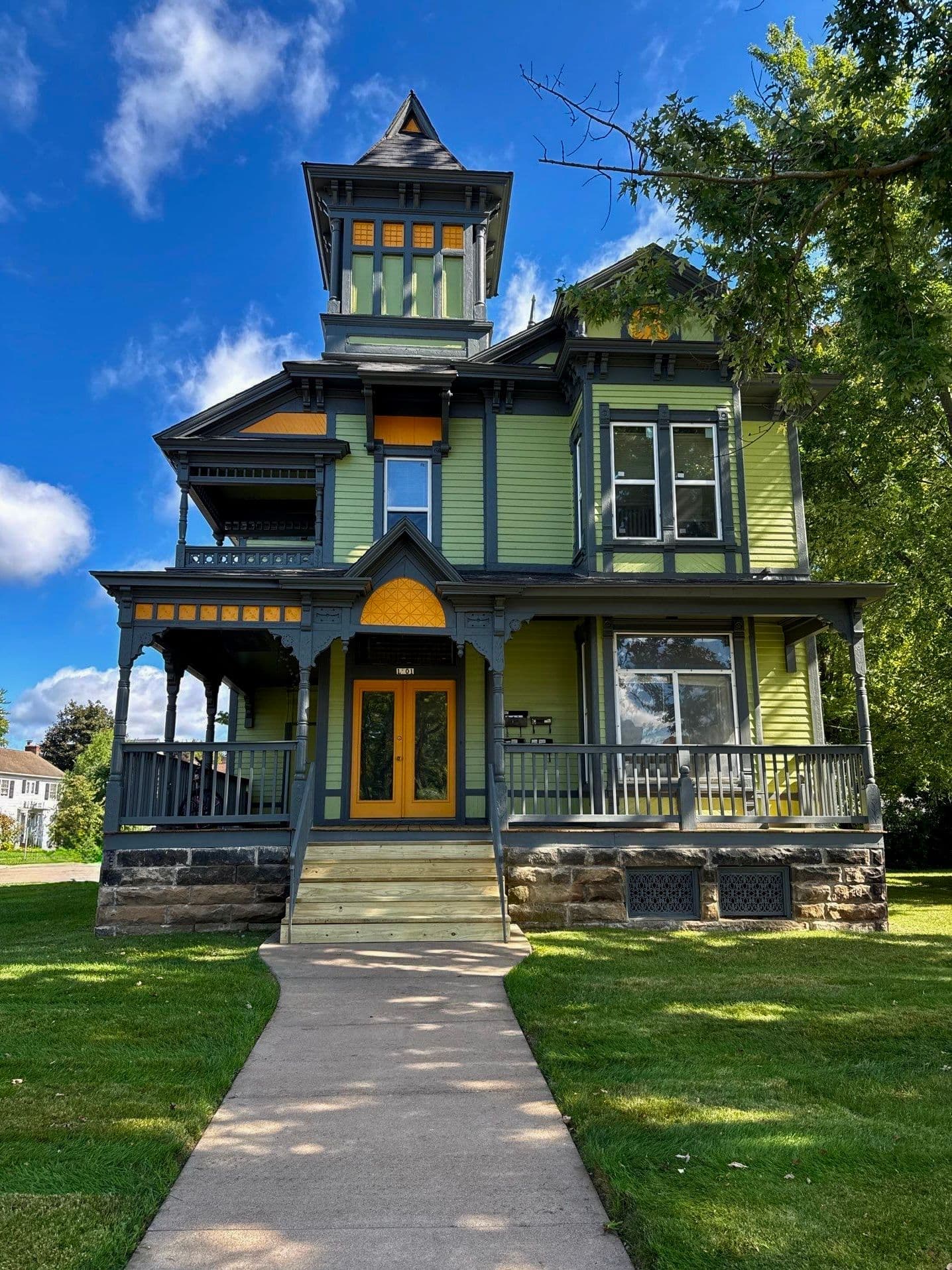 Gallery photos for Victorian Home Painting in Eau Claire: Image #2