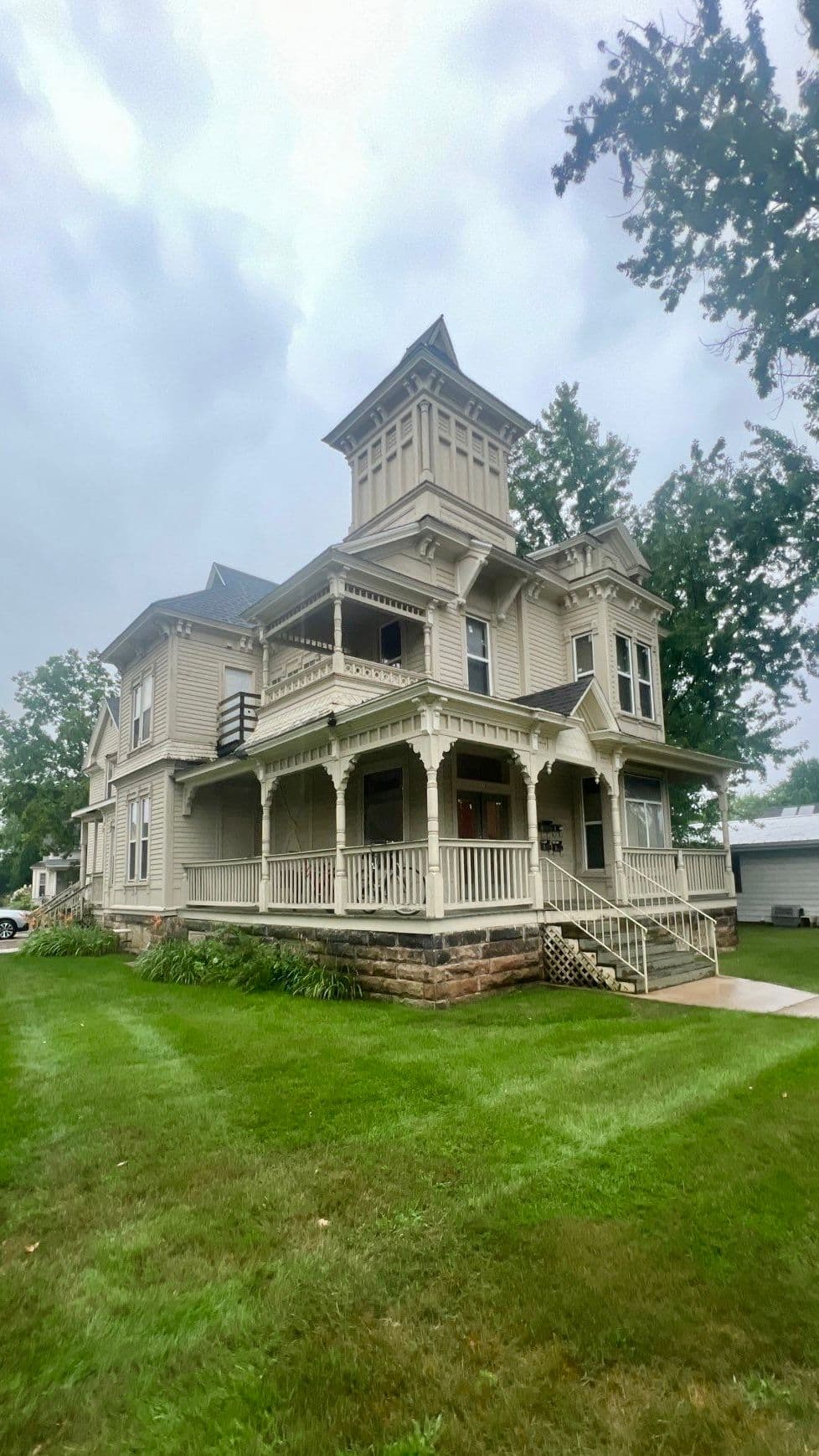 Gallery photos for Victorian Home Painting in Eau Claire: Image #4