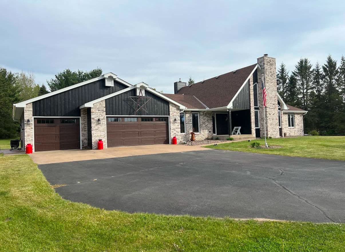 Gallery photos for Exterior Siding Paint Job Completed in the Eau Claire Area: Image #2