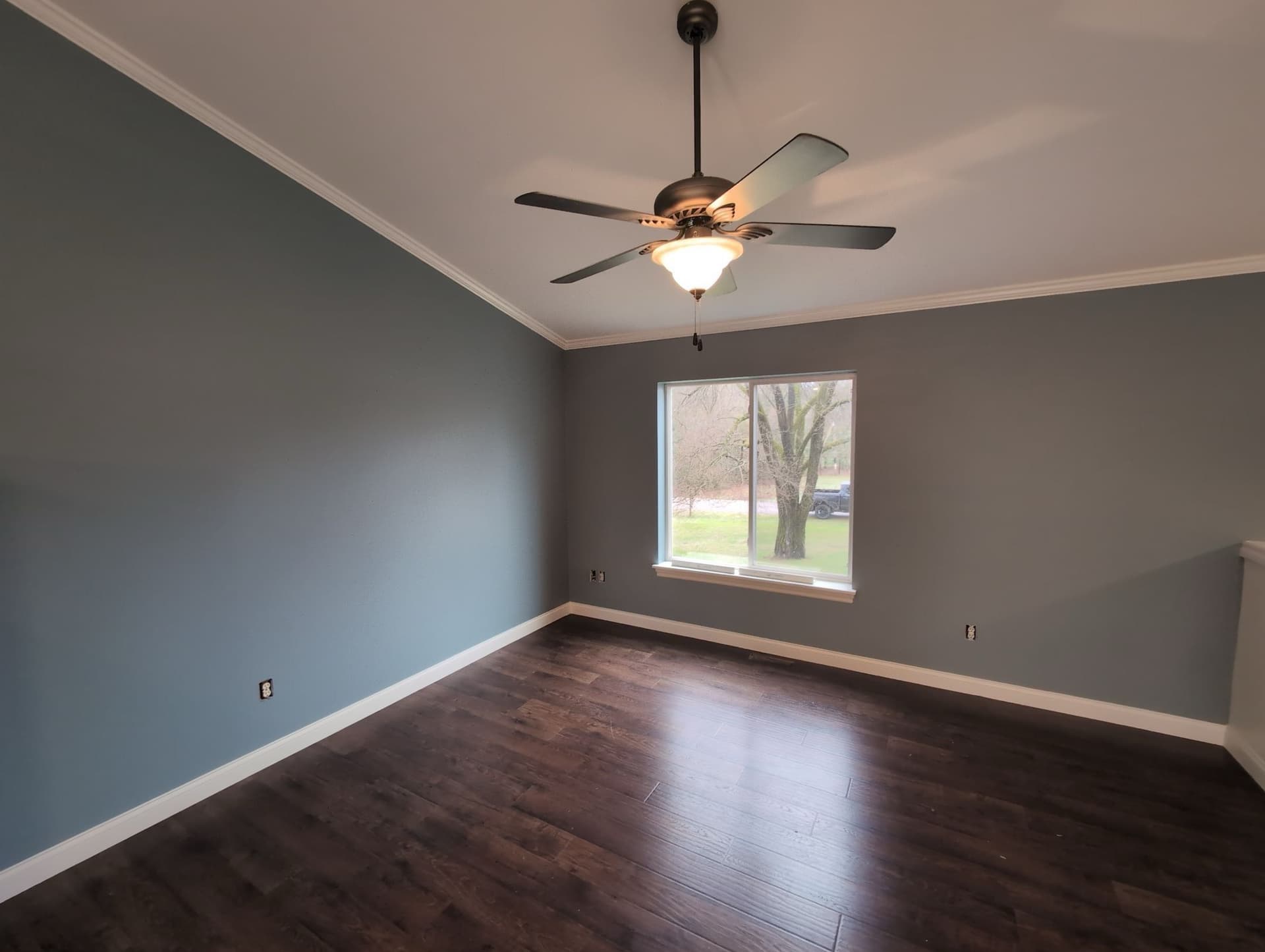 Gallery photos for Sleek Room Makeover in Altoona WI: Image #1