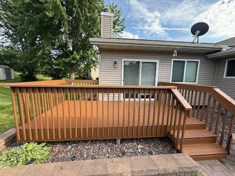Gallery photos for Stunning Deck Makeover: Eau Claire Transformation: Image #1