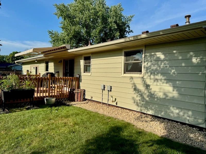 Gallery photos for Stunning Eau Claire Ranch Makeover with Aluminum Siding: Image #1