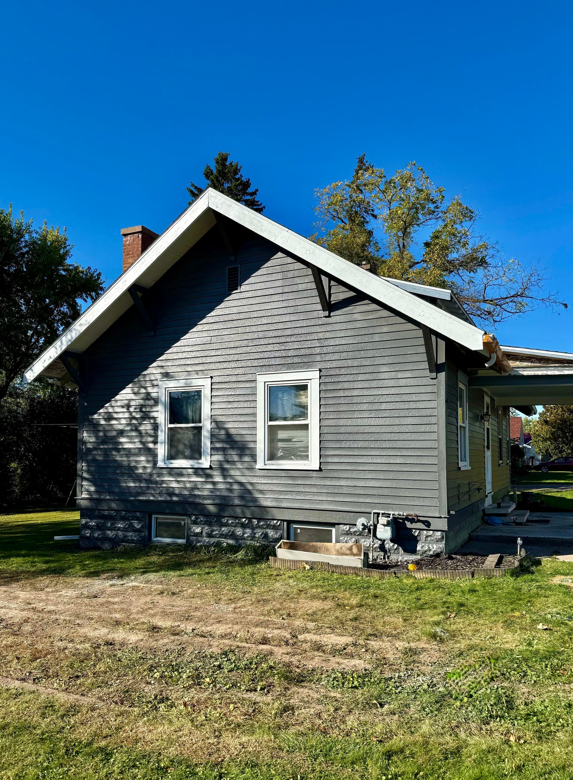 Gallery photos for Cedar Siding Painted Right on This Wisconsin Home: Image #1